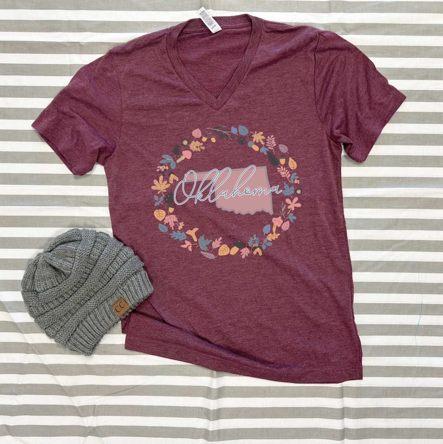 OKLAHOMA 2025: Oklahoma Fall Leaves Wreath (BELLA CANVAS VNECK)