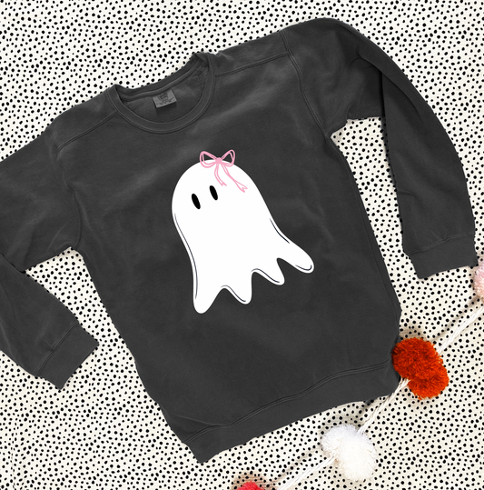 HALLOWEEN 2025: Cute Ghost With Bow (COMFORT COLORS SWEATSHIRT)