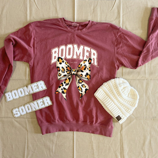 UNIV. OF OK 2025: Boomer Leopard Bow (COMFORT COLORS SWEATSHIRT)